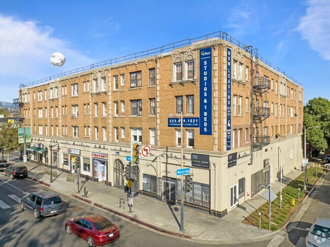 800 N Vermont Ave