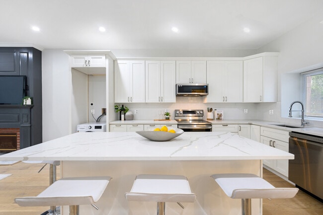 Photo - 368 Main St Unidad 2