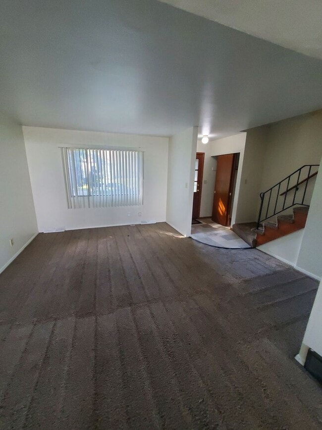 Building Photo - 650-670 S 60th St. (9 Unit) Rental