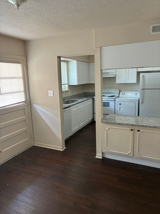 2359 Champion Ct