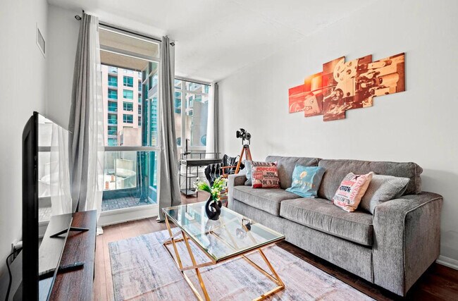 Photo - 87 Fort York Blvd Unit ID1346008P