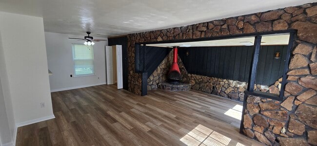 5200 Broken Oak Dr