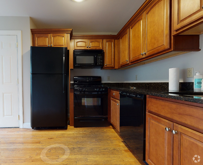 Building Photo - 344 Putnam Ave Unit 3 Rental