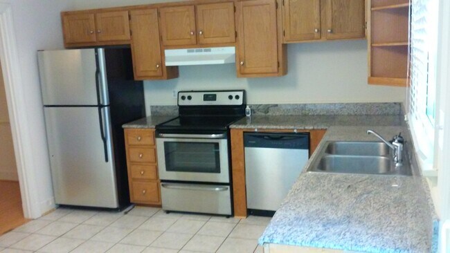 Photo - Spacious 3 Bedroom 2 1/2 Bath Townhome