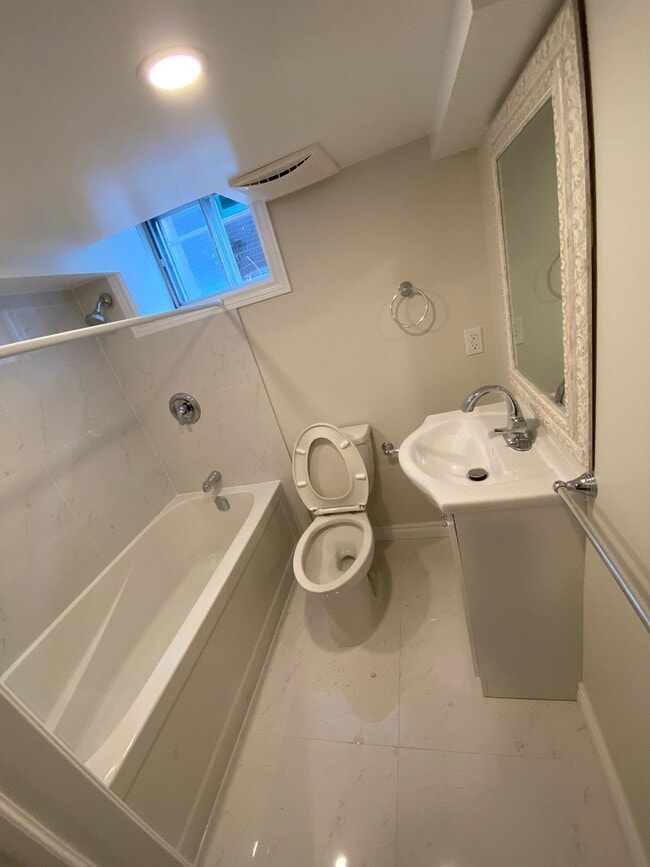 Photo - 97 Shropshire Dr