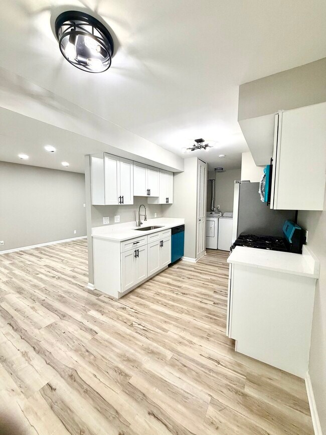 2338 Carnation Dr