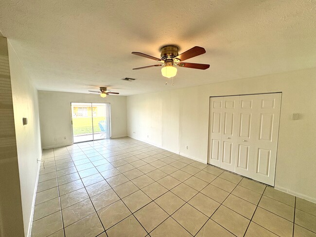 521 NE 24th Pl Unit 0