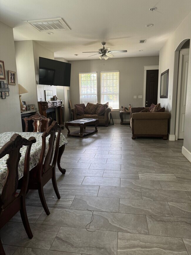 Photo - 2535 Marburg St