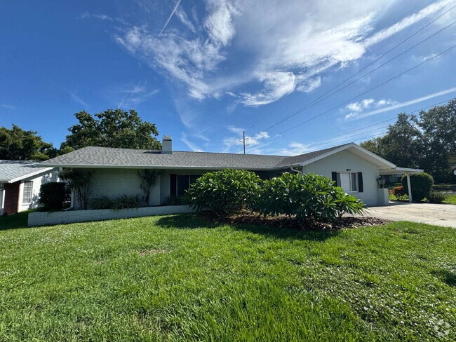 Building Photo - "Charming 3-Bedroom Oasis with 2 Full Bath... Rental