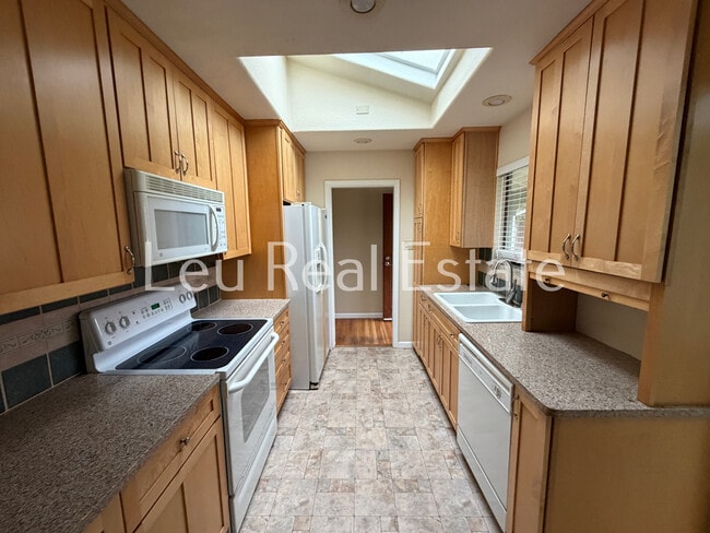 Photo - 108 Montrose Ct