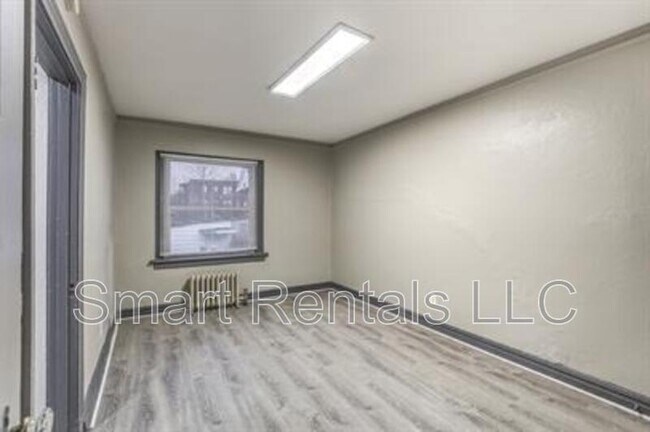 Photo - 807 Clara Ave