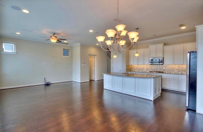 Photo - 1804 Cavanal St