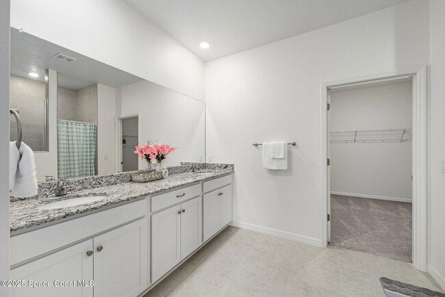 Photo - 1717 Dalroy St NW