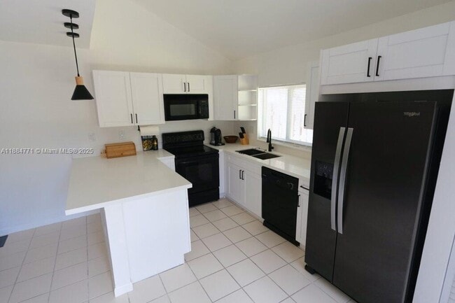 Photo - 702 Commodore Dr