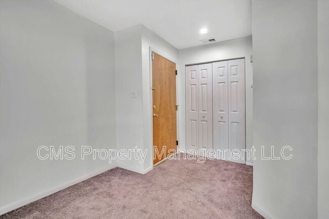 Photo - 302 Trinity Ct Unit 8