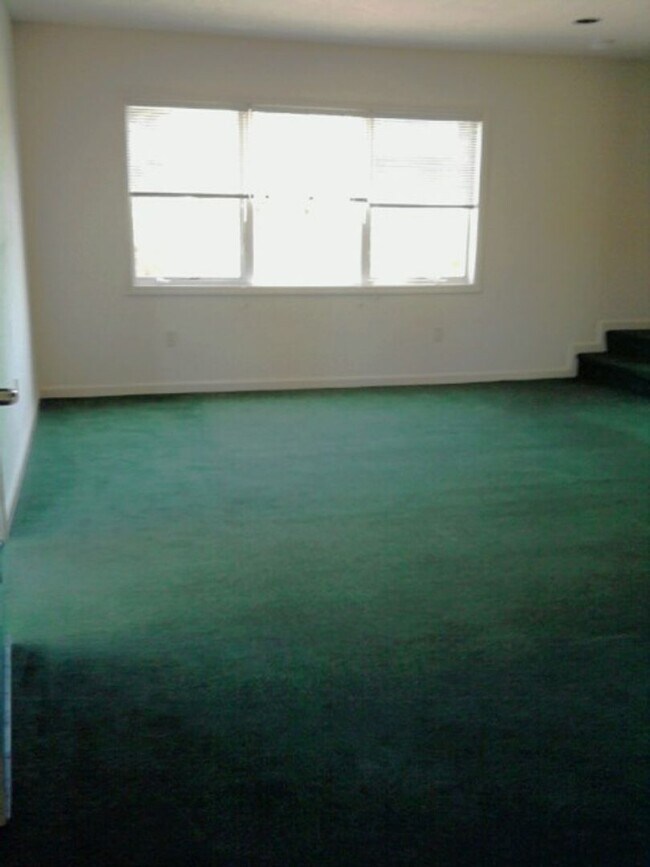 2185 Dwight Way Unit 03