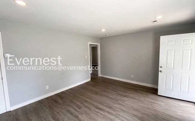 1000 4th Ave W Unit 3