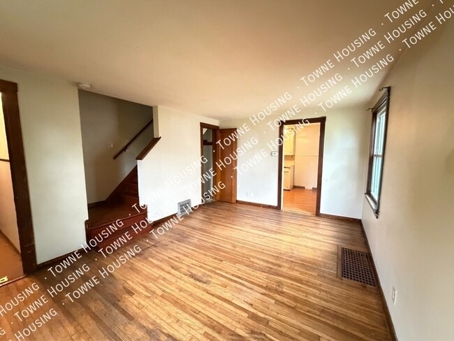 Photo - 160 Woodward Ave Unit Right