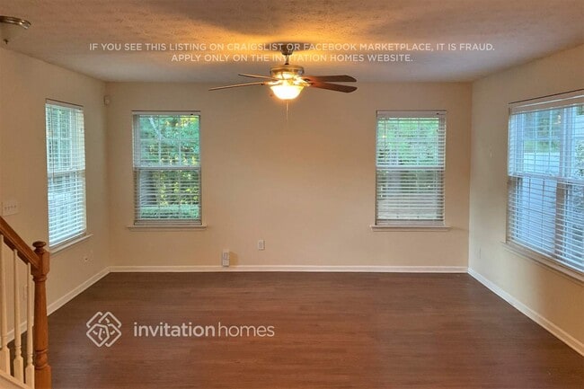 Photo - 566 Windcroft Cir NW