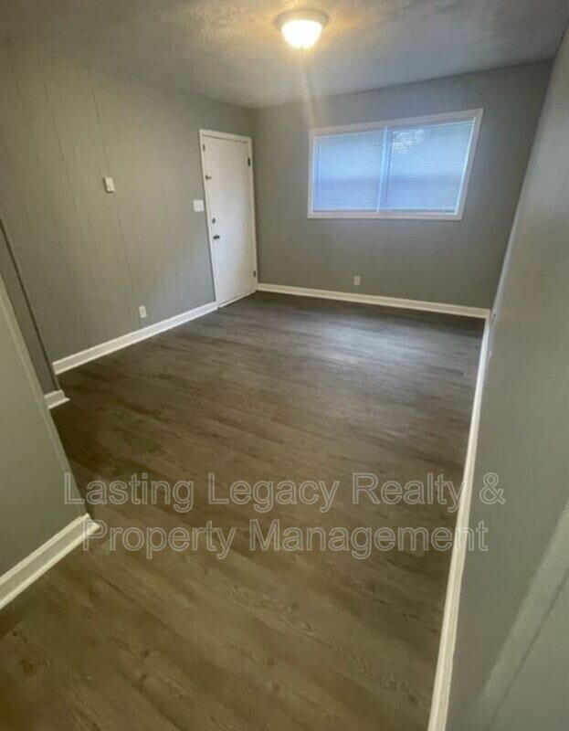 " 2-Bedroom Retreat on Conley Street – Your Cozy Home Awaits in Winston Salem!"