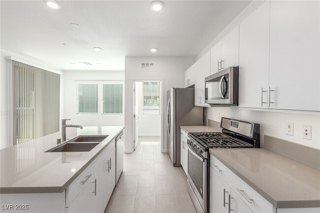 Building Photo - 11257 Rainbow Peak Ave Unit 208