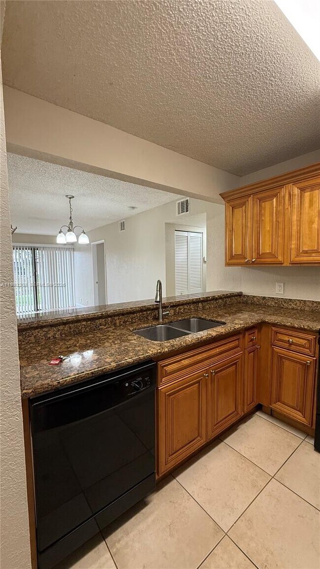 Photo - 1500 Lake Crystal Dr Unit C