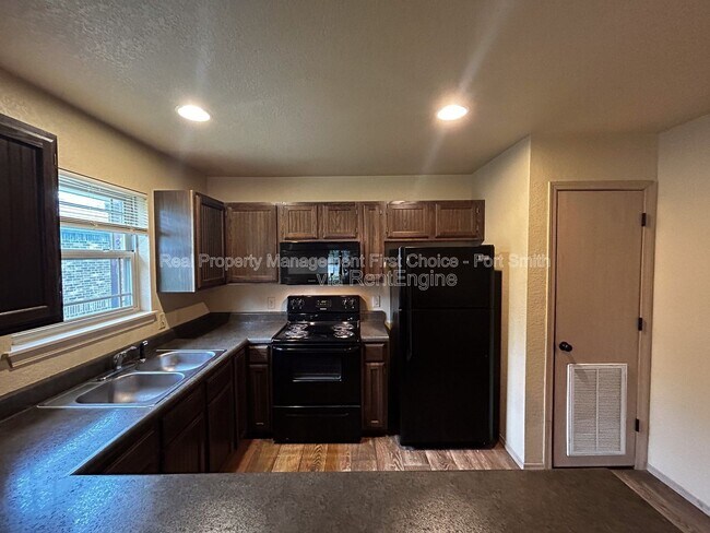 Photo - 318 S 12th St