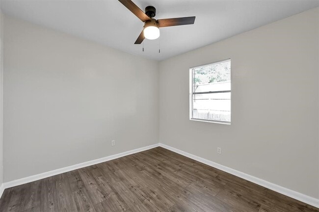 Building Photo - 900 Holly Dr Unit 6