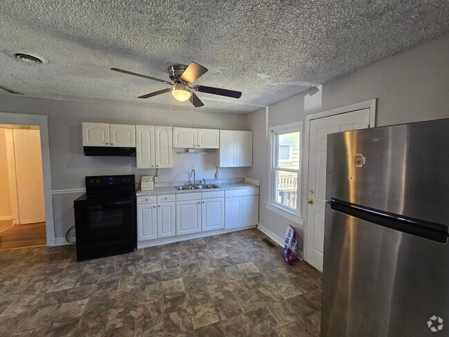 Building Photo - 207 Moncrief Ave Unit B Rental