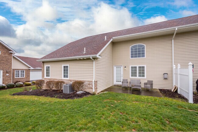 Photo - 75 Nicholas Dr