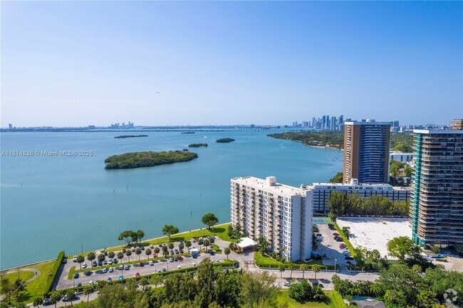 Building Photo - 880 NE 69th St Unit 3H Rental