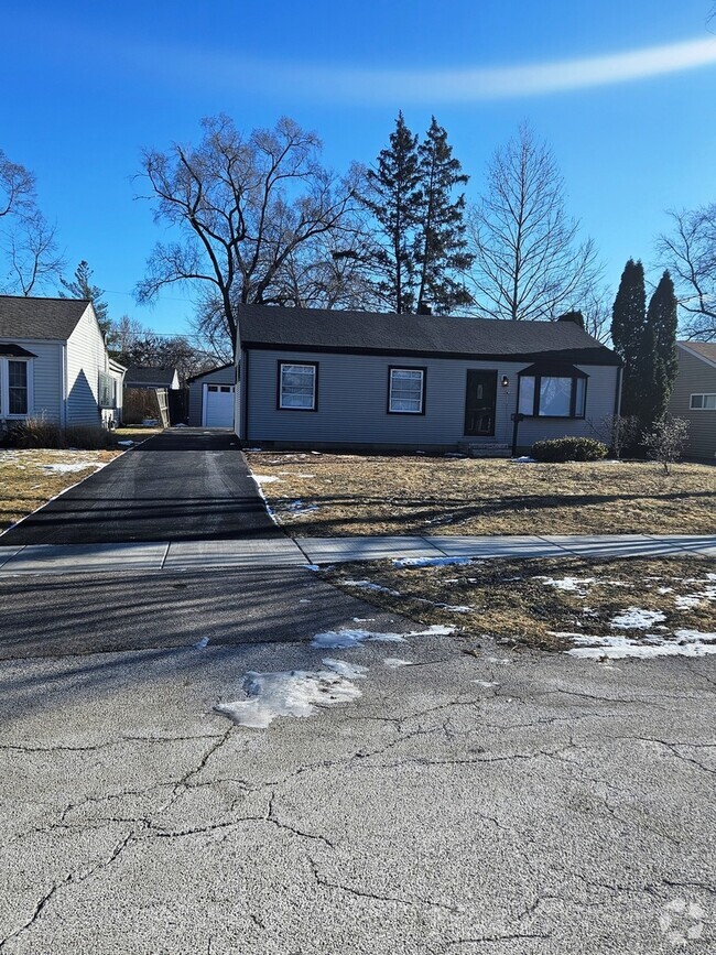 Building Photo - 1129 Campbell Ave Rental