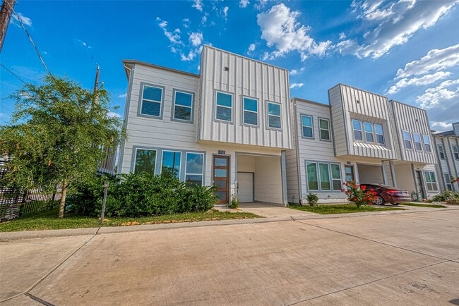 Building Photo - 7703 Rainbow Cl Rental