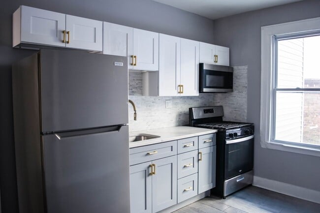 Building Photo - 105 Scranton St Unit 1L