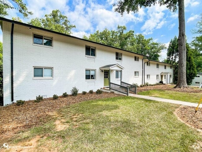 Building Photo - 711 Oakview Rd Unit 2 Rental