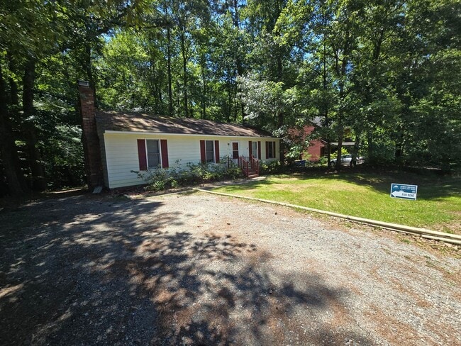 Photo - 1612 Celia Crescent