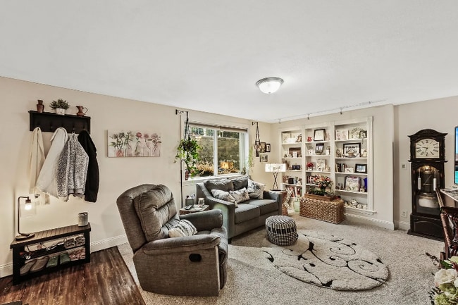 Photo - 1109 S Walnut St Unit Apt 5