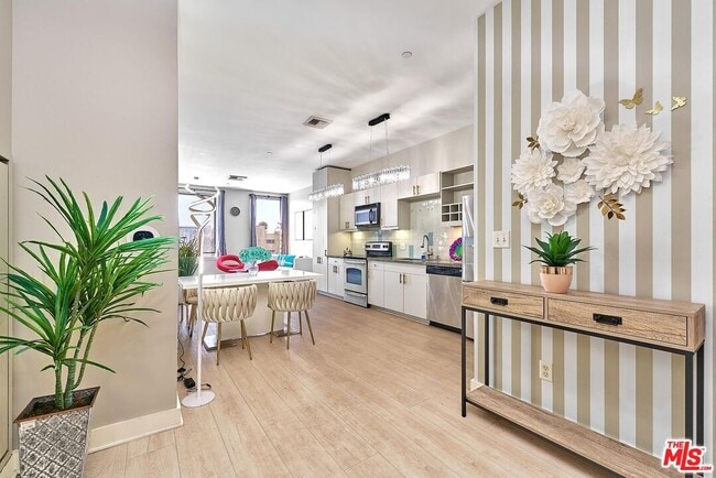 Photo - 3810 Wilshire Blvd Unit 408