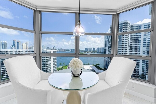 Building Photo - 3500 Mystic Pointe Dr Unit 2101 Rental