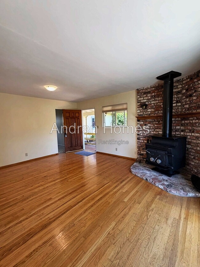 Photo - 501 Spruce St