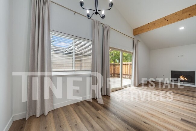 Photo - 324 Bridge Pl