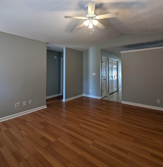 Photo - 8031 Resin Rd