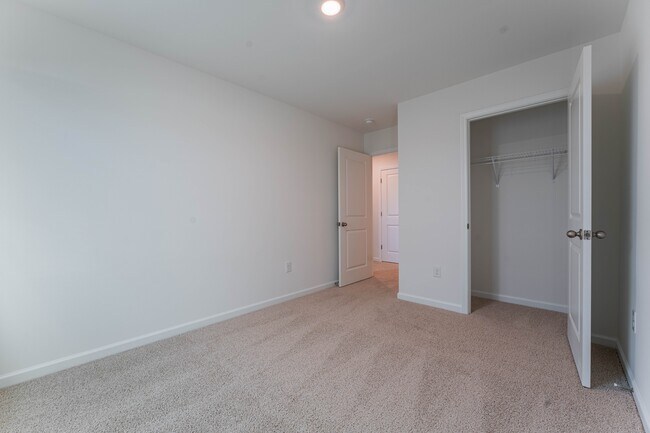 Photo - 390 Freestall Dr