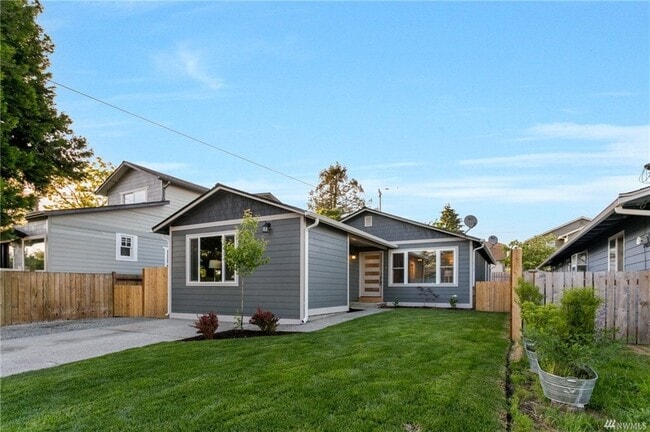 Building Photo - 3 Bed 1 Bath Charming Seattle Home is Ready for Rent!