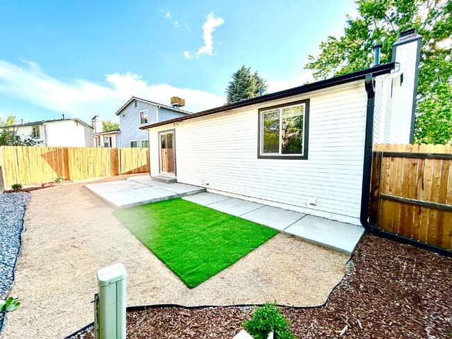 Photo - AVAILABLE NOW!
Charming Home in the Cottonwood Community!