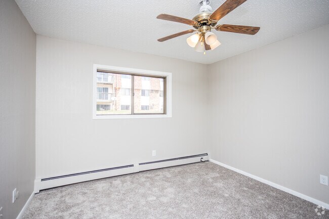 1BR, 1BA - 625 SF - Sycamore Village Apartments
