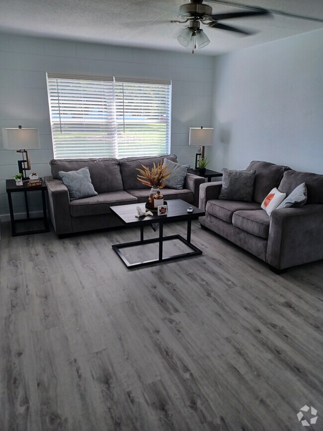 Livingroom - New Smyrna Beach Apartments