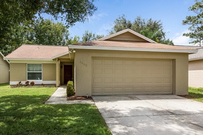 Building Photo - 1042 Alpug Ave