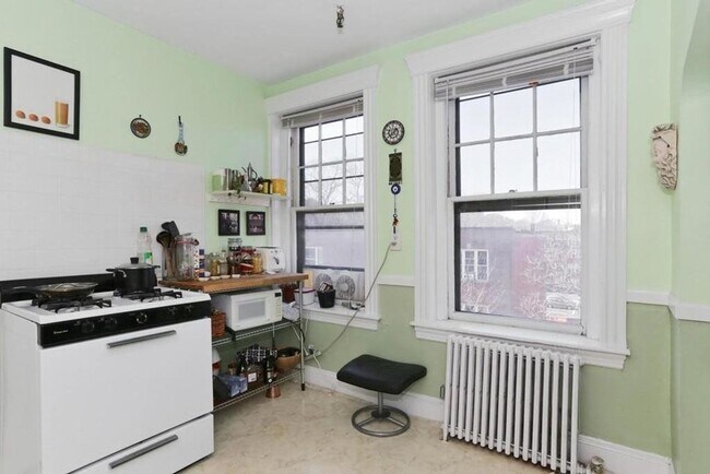 Photo - 70 Strathmore Rd
