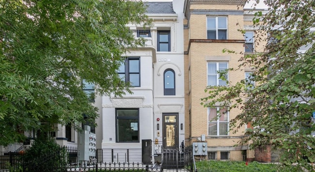 Building Photo - 1444 Harvard St NW Rental